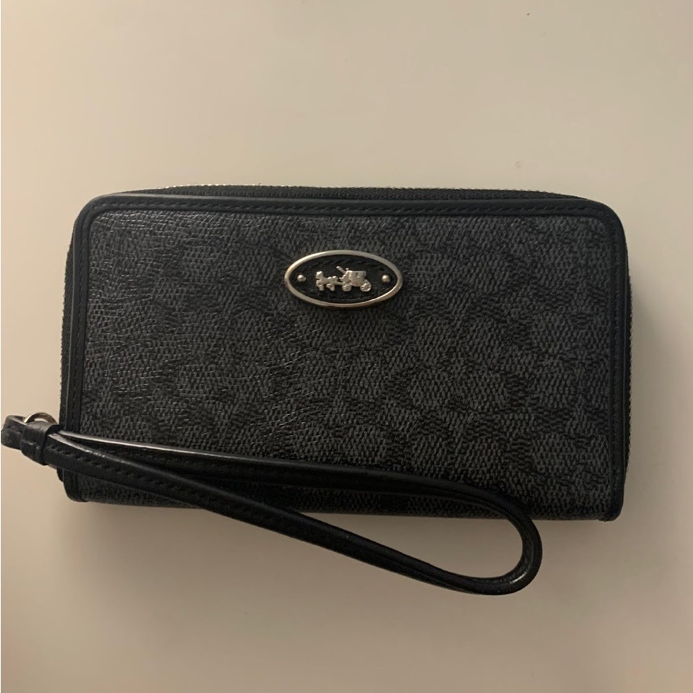 Black Coach Wristlet Wallet